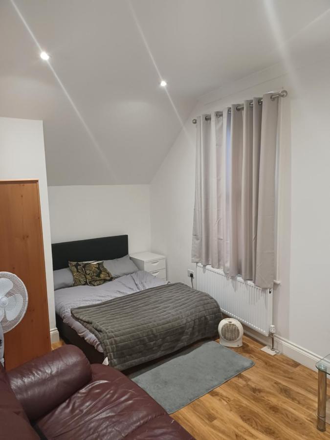 Beautiful Room In Lovely Flat Londres Exterior foto